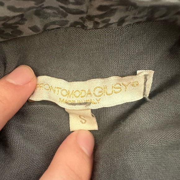 Prontomoda Giusy Black and Gray Leopard Print 100% Silk Mock Neck Blouse Size S - Picture 4 of 4